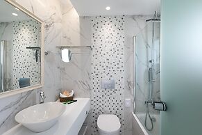 White Pearls Luxury Suites - Adults Only