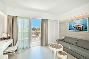 White Pearls Luxury Suites - Adults Only