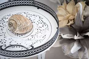 White Pearls Luxury Suites - Adults Only