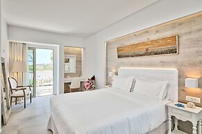 White Pearls Luxury Suites - Adults Only