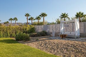 White Pearls Luxury Suites - Adults Only