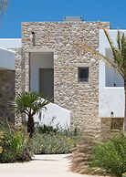 White Pearls Luxury Suites - Adults Only