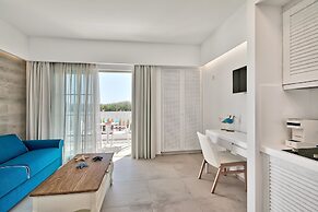 White Pearls Luxury Suites - Adults Only