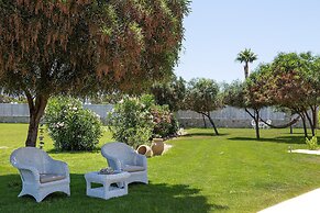 White Pearls Luxury Suites - Adults Only