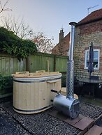 The Old Granary - Holiday Cottage