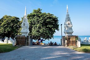 The Heritage Pattaya Beachfront Resort
