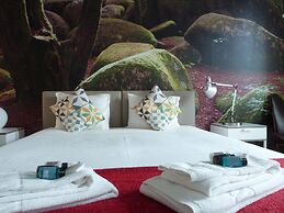 JOIVY Moon Hill Hostel