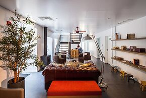 JOIVY Moon Hill Hostel