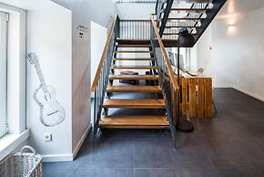 JOIVY Moon Hill Hostel