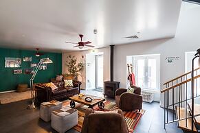 JOIVY Moon Hill Hostel