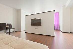 Clever House Apartments