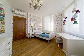 Clever House Apartments