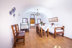 Kadia Traditional Residences