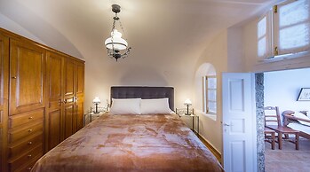 Kadia Traditional Residences