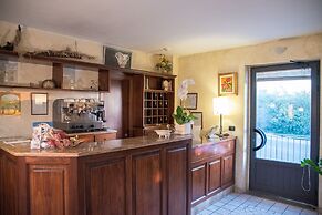 Carlo's Hotel