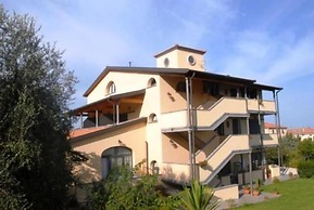 Carlo's Hotel