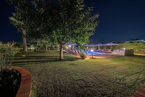 Villa Carlotta Resort