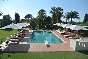 Villa Carlotta Resort