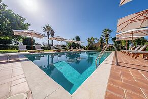 Villa Carlotta Resort