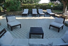 Villa Carlotta Resort