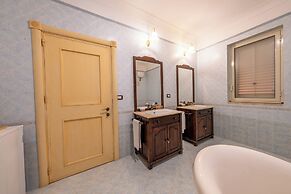 Villa Carlotta Resort