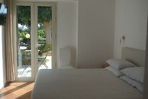 Villa Carlotta Resort