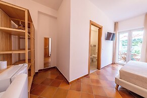 Villa Carlotta Resort