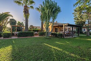 Villa Carlotta Resort