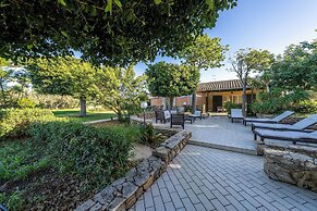 Villa Carlotta Resort
