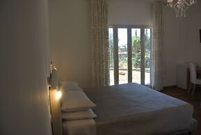 Villa Carlotta Resort