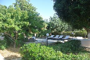 Villa Carlotta Resort