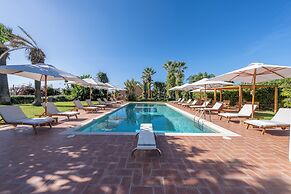Villa Carlotta Resort