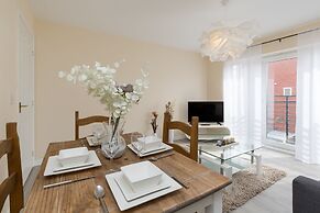 Luxury Two Bed Apartment With Parking - Wolverhampton