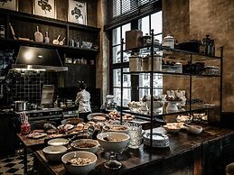 1898 The Post