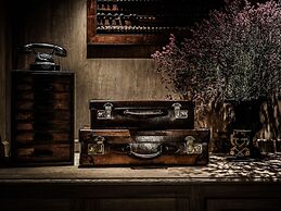 1898 The Post