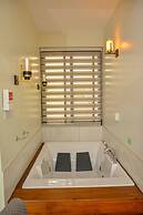 Best Western Jangwani Sea Breeze Hotel