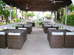 Best Western Jangwani Sea Breeze Hotel