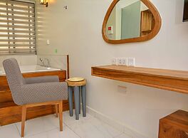 Best Western Jangwani Sea Breeze Hotel