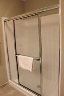 Brookstone Lodge & Suites