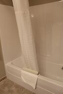 Brookstone Lodge & Suites