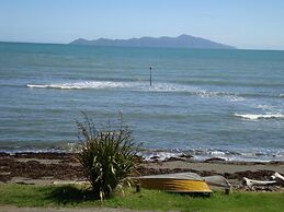 Kapiti Waves Beach Retreat