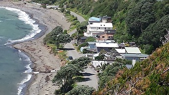 Kapiti Waves Beach Retreat