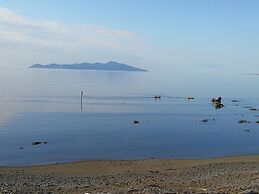 Kapiti Waves Beach Retreat
