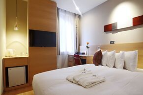 Red Roof Inn & Suites Osaka - Namba/Nippombashi