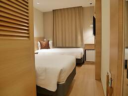 Red Roof Inn & Suites Osaka - Namba/Nippombashi