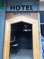 Takuapa Station Hotel