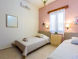 Gorgeous Villa With Pool & Gardens