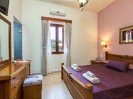 Gorgeous Villa With Pool & Gardens