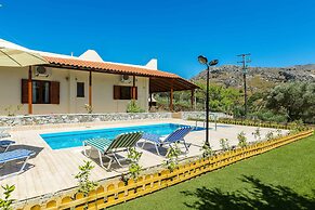 Gorgeous Villa With Pool & Gardens