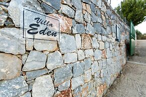 Gorgeous Villa With Pool & Gardens